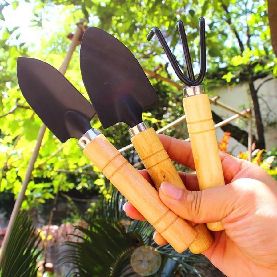 small garden tools