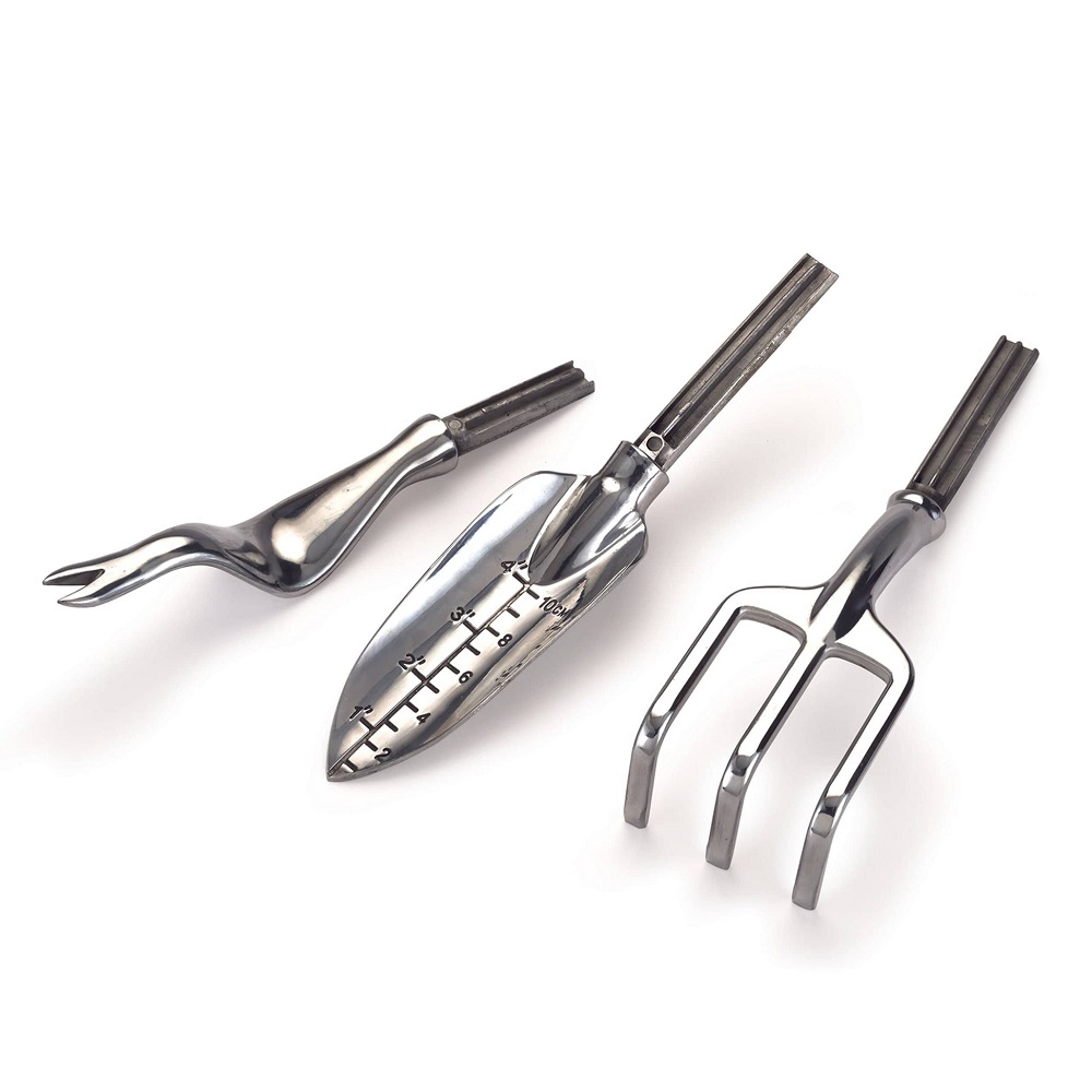 common garden tools