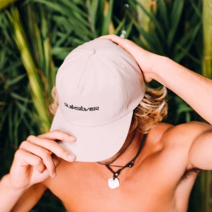 can you wash a hat in the washing machine