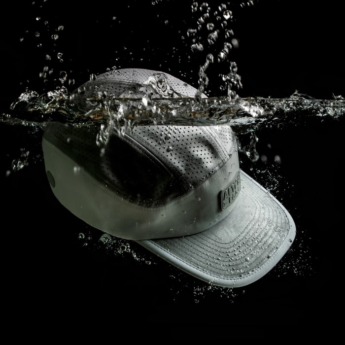 can you wash a hat in the washing machine